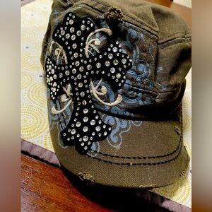 Leader LOGA women’s cap